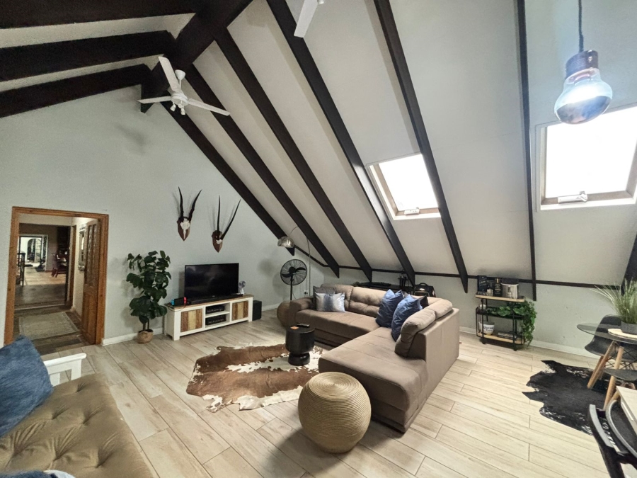 5 Bedroom Property for Sale in Grimbeeck Park North West